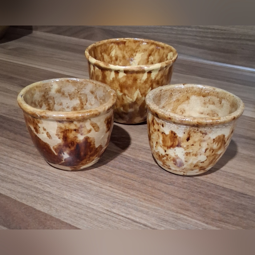 **SOLD**            Vintage Rockingham Yellowware Spongeware Small Bowls